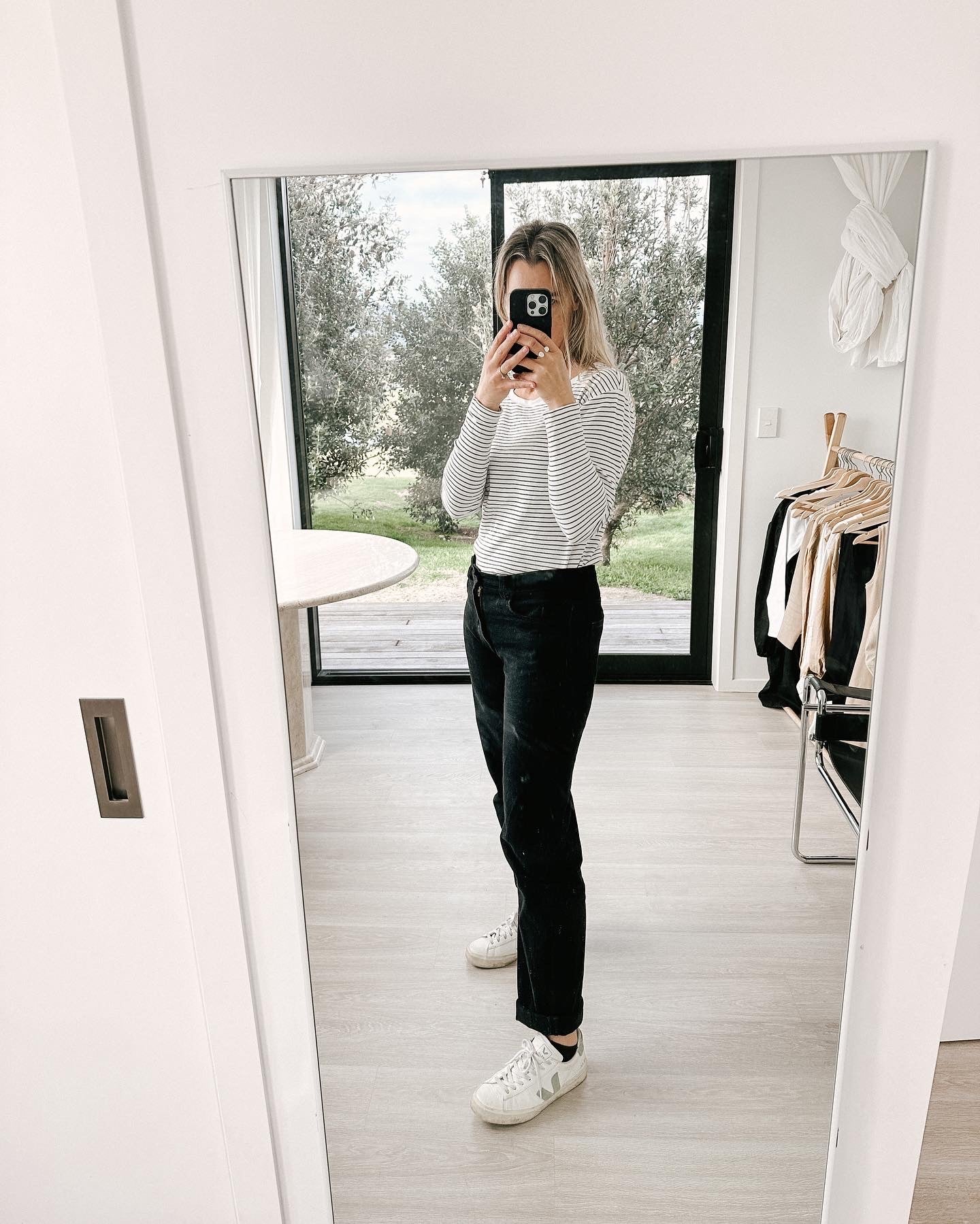 MOM Jeans Black