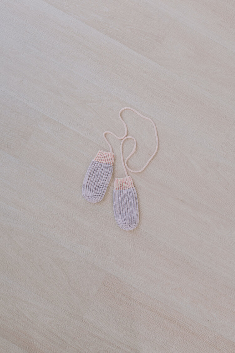 Candy Haze Knitted Mittens