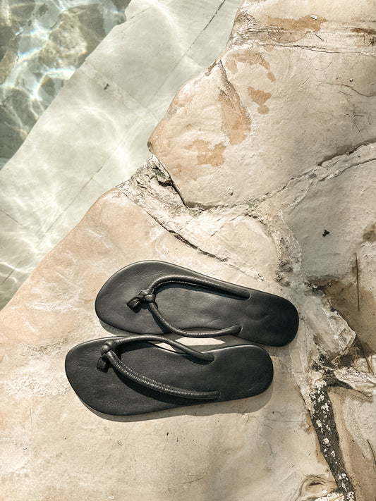 Knot Leather Sandals Black