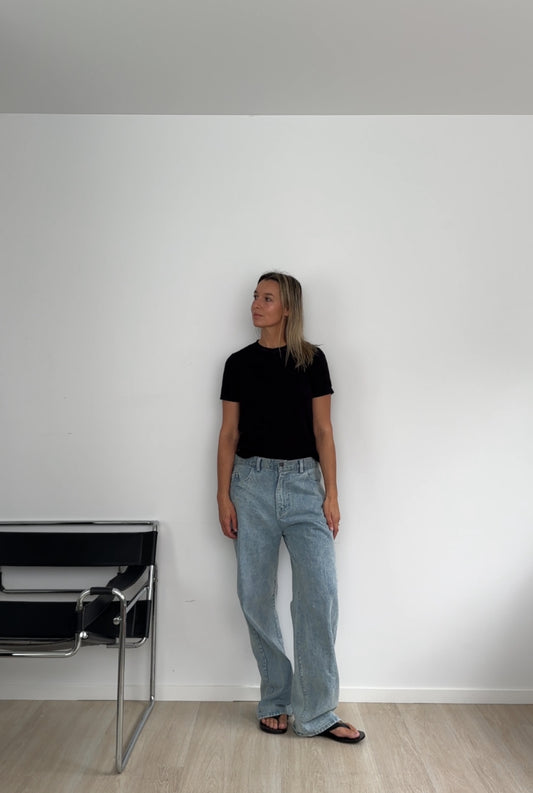 Mom Jeans Stonewashed + Organic Tee